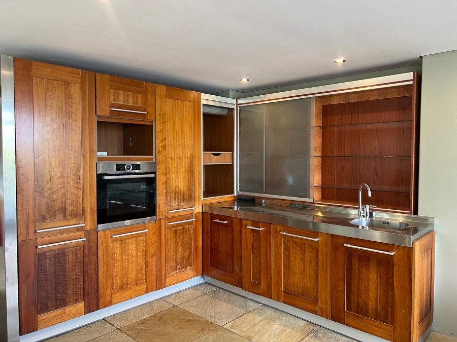 5 Bedroom Property for Sale in Oubaai Western Cape